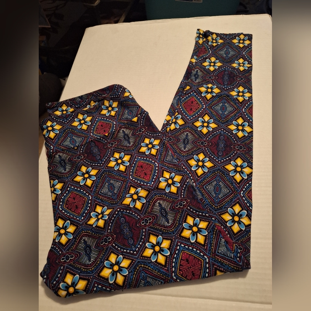 LuLaRoe Leggings Size TC (Tall & Curvy) NWOT